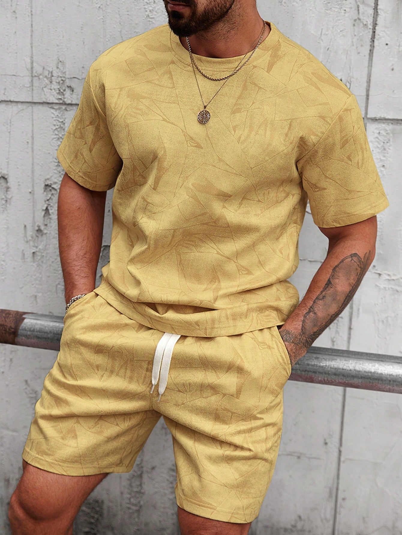 Mens Casual Outdoor Sports Printed Short-Sleeve Top And Shorts Two-Piece Set