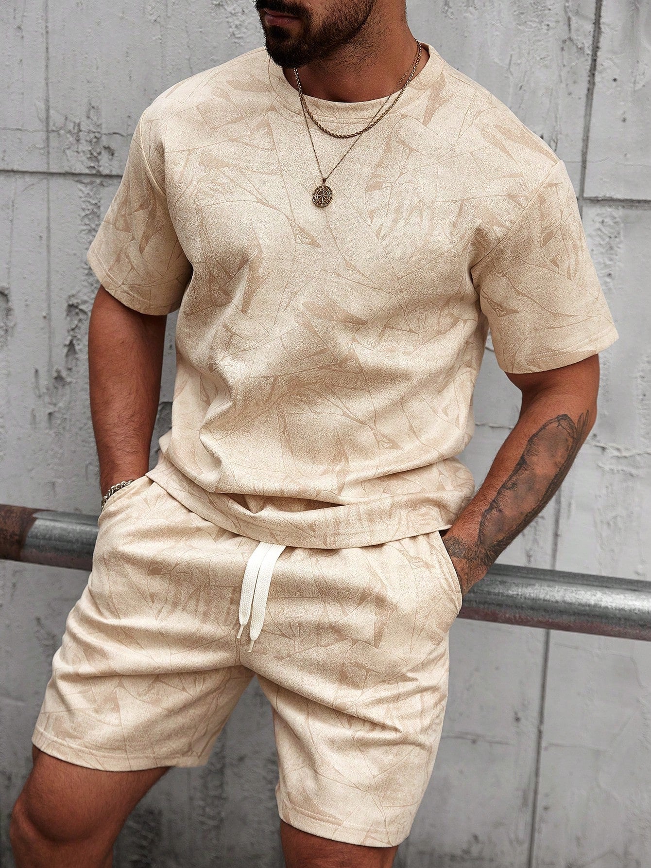 Mens Casual Outdoor Sports Printed Short-Sleeve Top And Shorts Two-Piece Set